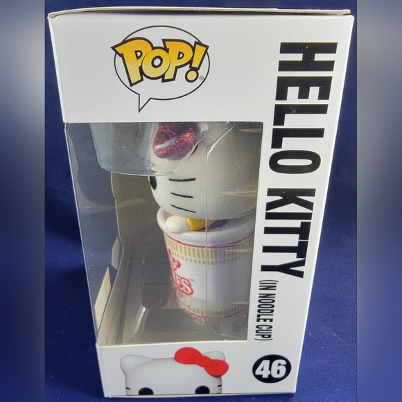 Hello kitty (in noodle cup), hot topic exclusive # 46 (nib) with pop protector - Picture 5 of 7